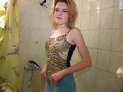 Irresistible teenage shower pisser on HQ video Part 1